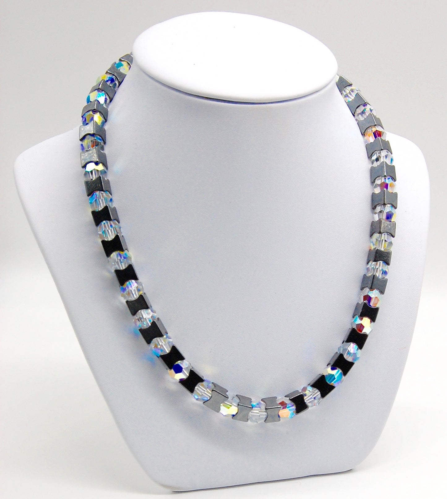 Stushlery Women's Hematite Crystal Snake Necklace