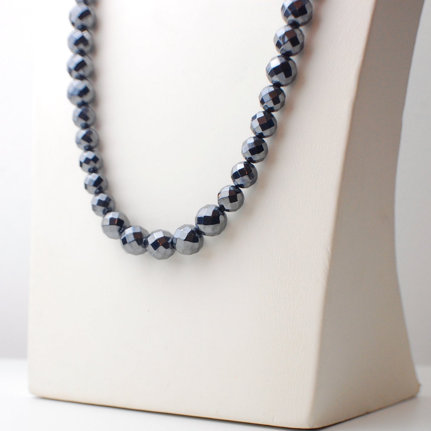 Stushlery Men's Faceted Hematite Necklace